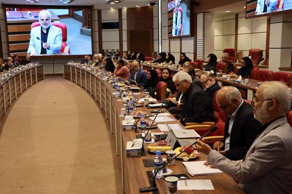 نخستین جلسه شورای سیاست‌گذاری پژوهشی دانشگاه علوم پزشکی تهران در سال ۱۴۰۴ برگزار شد