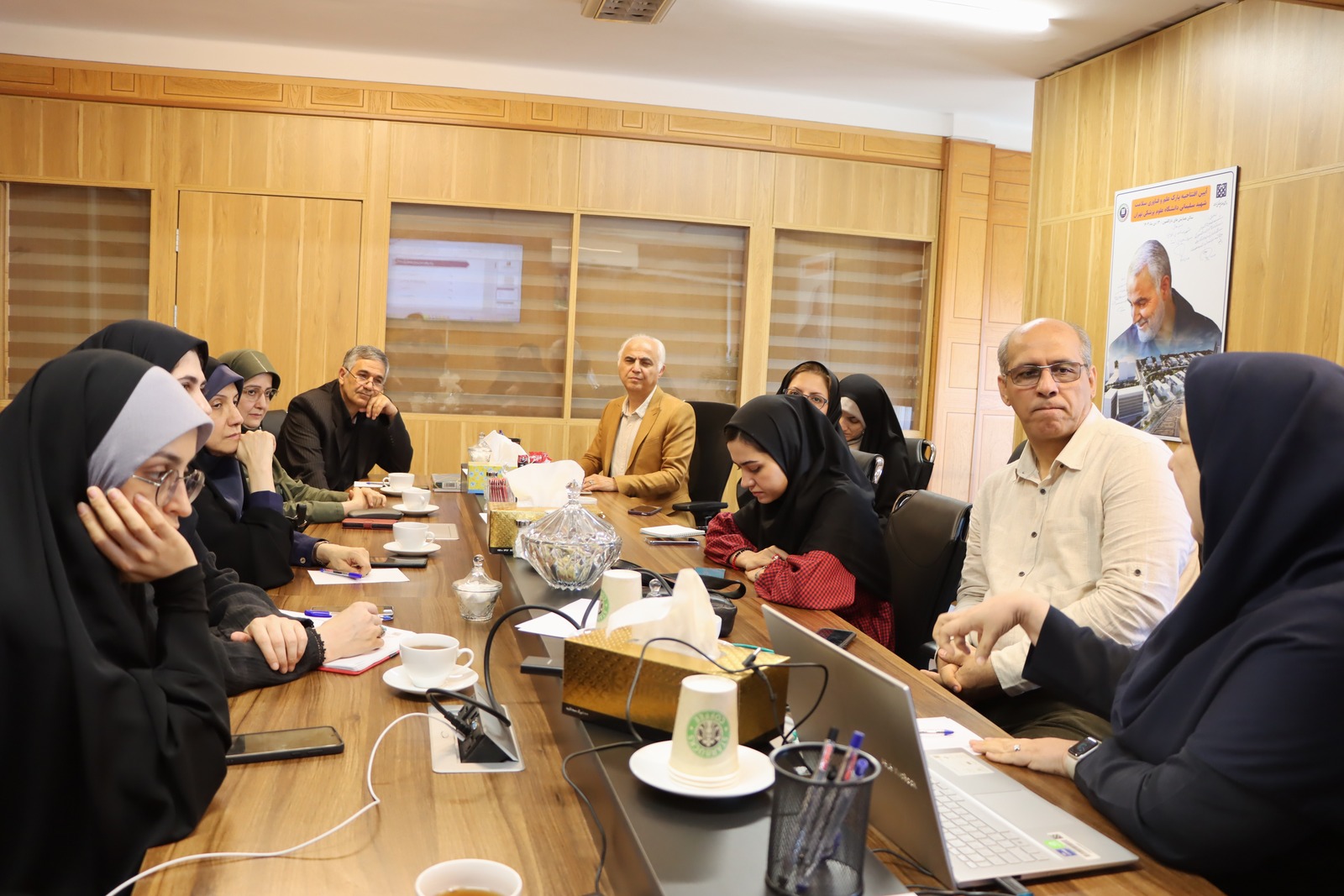 بازدید دکتر رامین کردی، معاون تحقیقات و فناوری دانشگاه علوم پزشکی تهران از مرکز تحقیقات تجویز و مصرف منطقی دارو