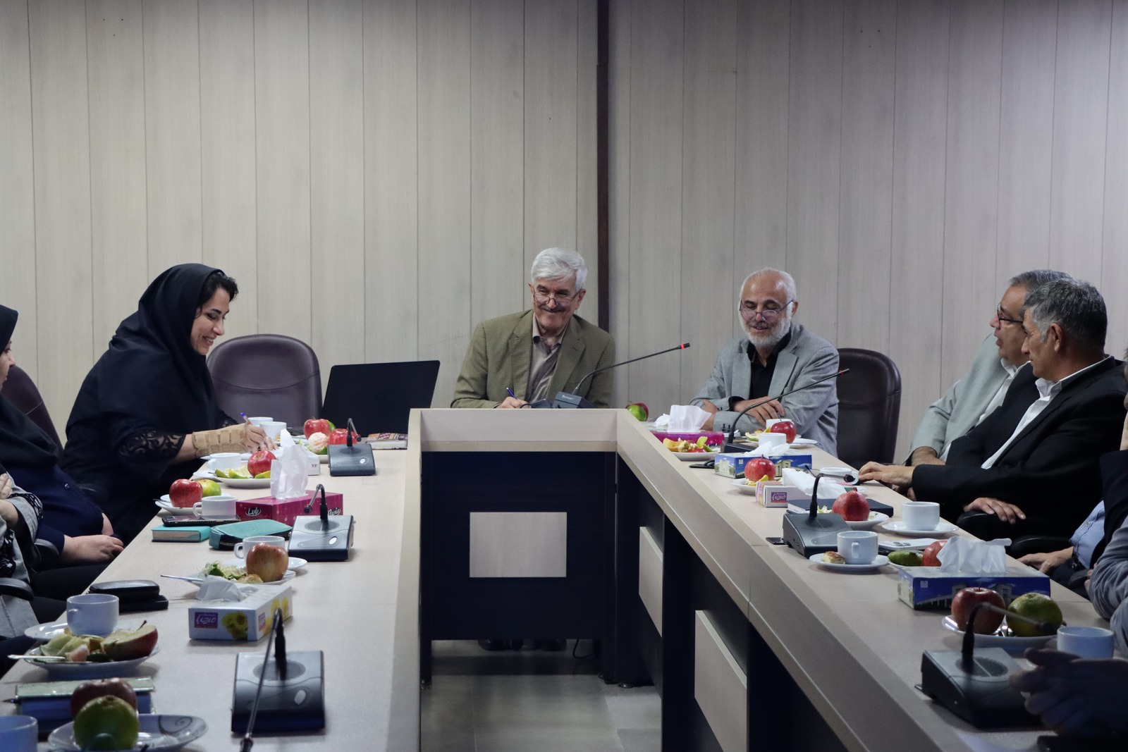 بازدید معاون تحقیقات و فناوری دانشگاه علوم پزشکی تهران از دانشکده دندانپزشکی 